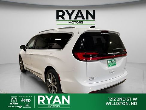 New 2026 Chrysler Pacifica Pinnacle AWD/4WD image 7
