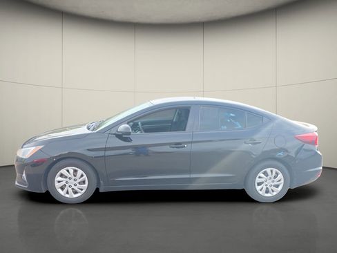 Used 2019 Hyundai Elantra SE w/ Winter Weather Package image 4