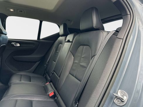 Certified 2023 Volvo XC40 B5 Ultimate w/ Protection Package Premier image 14