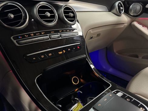 Used 2020 Mercedes-Benz GLC 300 GLC 300 image 28