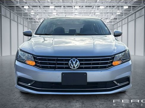 Used 2017 Volkswagen Passat 1.8T SE FWD image 8