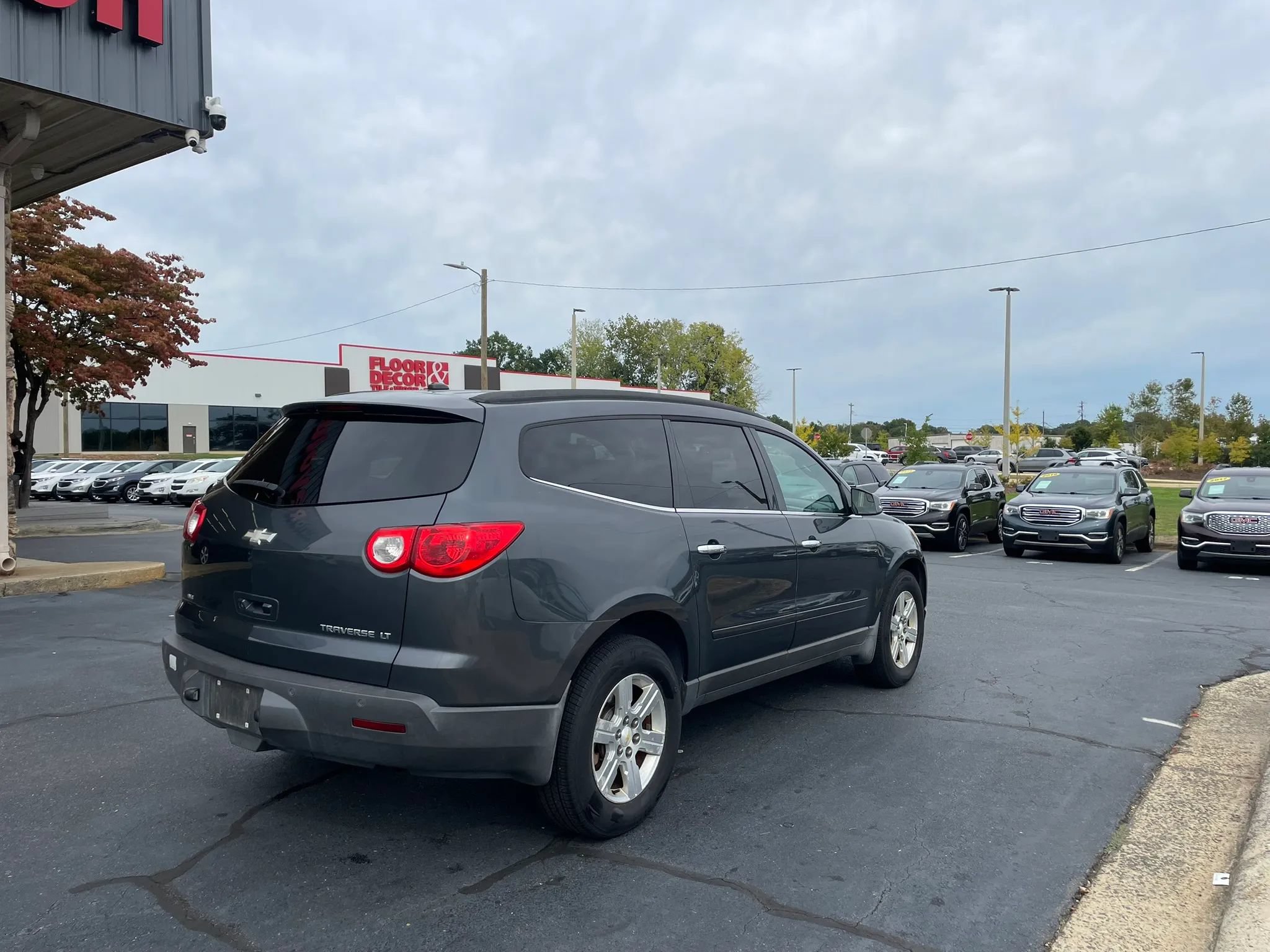 Used 2010 Chevrolet Traverse LT w/ Personal Connectivity Package AWD/4WD image 7
