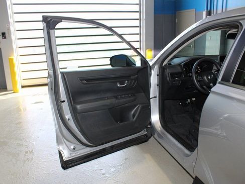 Used 2023 Honda CR-V EX image 7