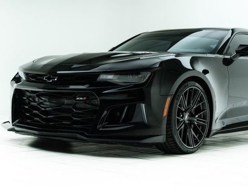 Used 2018 Chevrolet Camaro ZL1 image 10