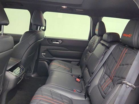 Used 2025 Nissan Armada PRO-4X w/ Pro-4X Premium Package AWD/4WD image 21