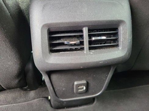 Used 2021 Chevrolet Equinox LT image 12