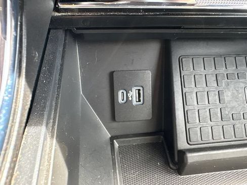 Used 2022 Ford F150 Lariat w/ Equipment Group 502A High AWD/4WD image 26