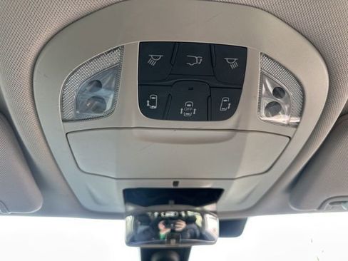 Used 2017 Chrysler Pacifica Touring-L image 48