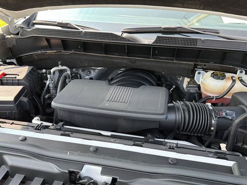 Used 2025 Chevrolet Silverado 1500 LT AWD/4WD image 34