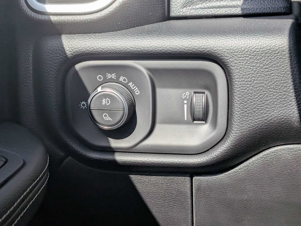 New 2026 RAM 2500 Big Horn AWD/4WD image 22