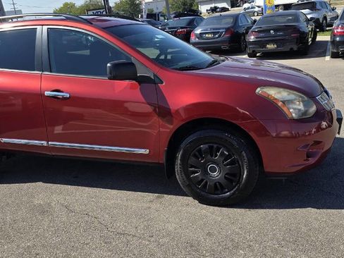 Used 2014 Nissan Rogue S w/ Convenience Package image 2