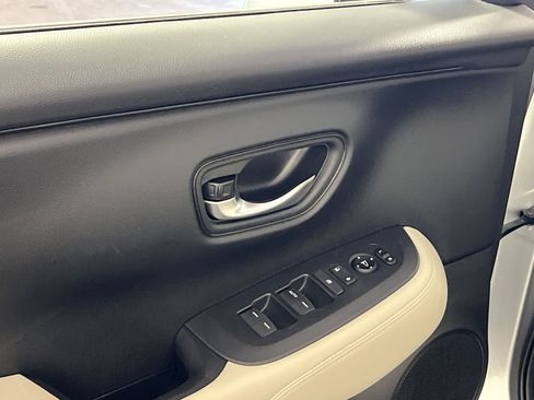 Used 2024 Honda HR-V LX image 15