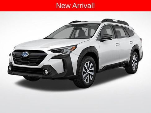 Used 2025 Subaru Outback Premium AWD/4WD image 1