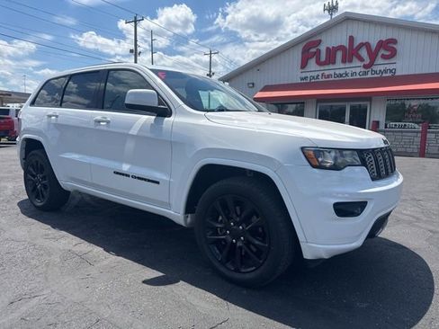 Used 2021 Jeep Grand Cherokee Laredo X AWD/4WD image 1