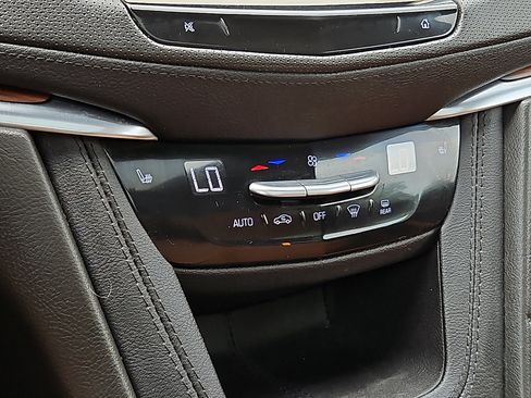 Certified 2023 Cadillac XT5 Premium Luxury AWD/4WD image 16