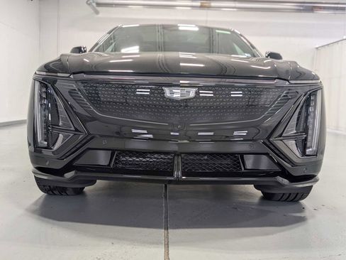 New 2026 Cadillac Lyriq V image 2