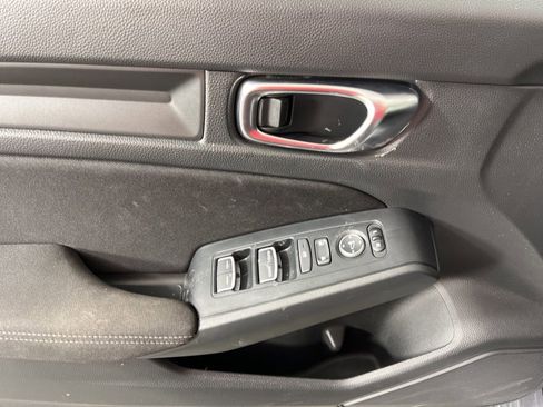 Used 2025 Honda Civic Sport image 25