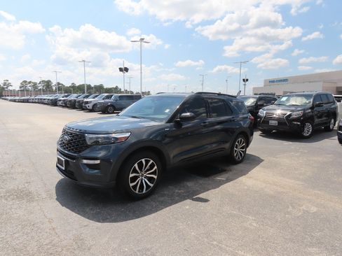Used 2022 Ford Explorer ST-Line RWD image 2