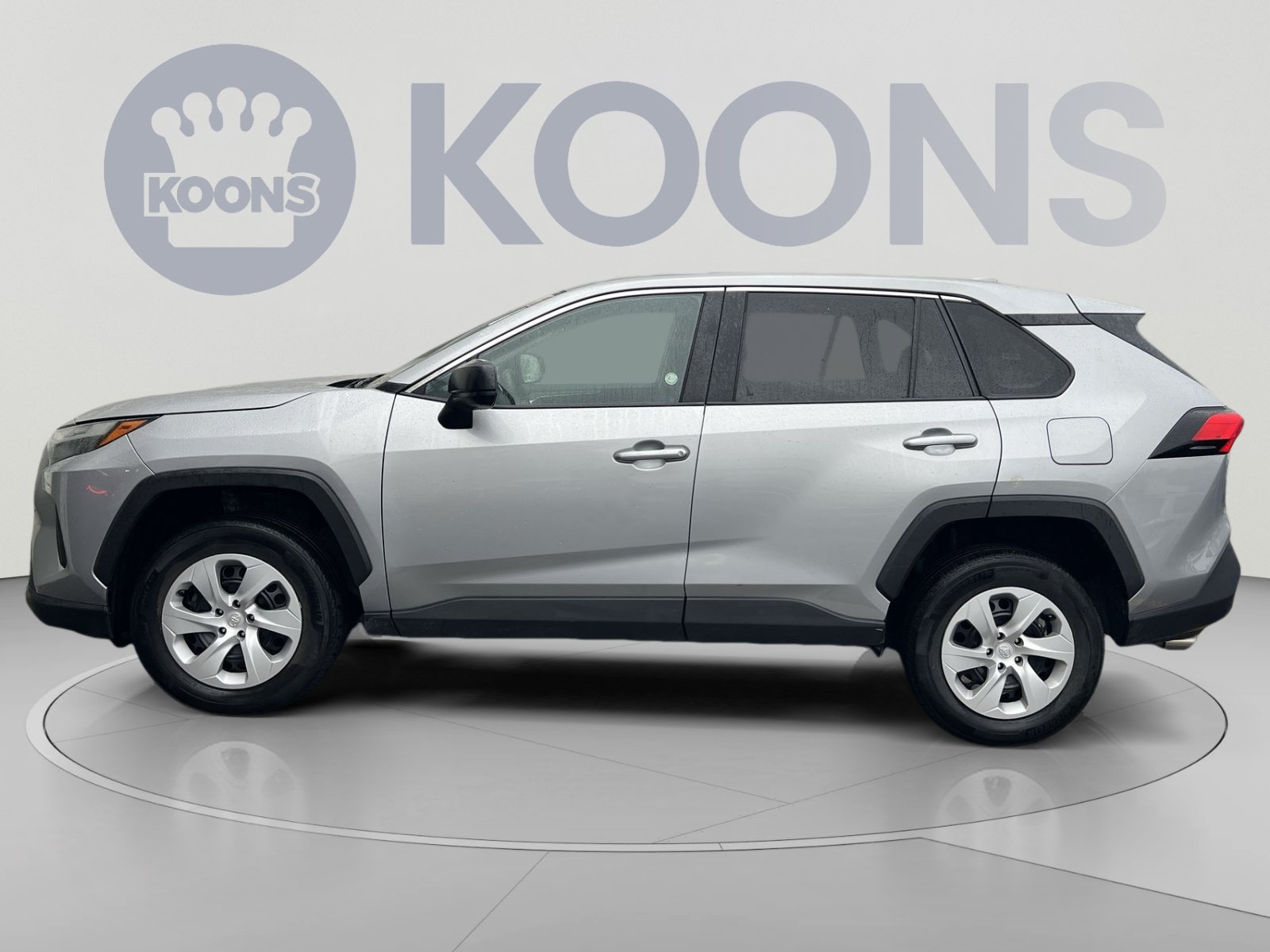 Used 2025 Toyota RAV4 LE AWD/4WD image 2