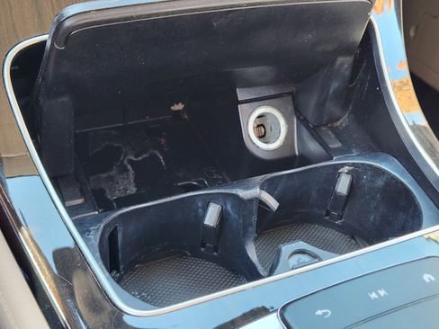 Used 2020 Mercedes-Benz GLC 300 image 24