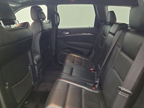 Used 2019 Jeep Grand Cherokee Overland AWD/4WD image 18