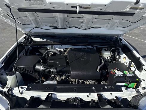 Used 2017 Toyota Tacoma TRD Off-Road w/ Tow Package image 12