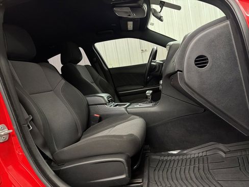 Used 2019 Dodge Charger SXT image 25