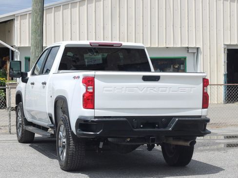 Used 2022 Chevrolet Silverado 2500 Custom w/ Custom Value Package AWD/4WD image 6