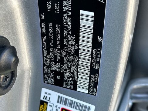 Used 2023 Toyota Highlander XLE image 35