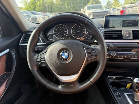 Used 2017 BMW 320i xDrive Sedan AWD/4WD image 22
