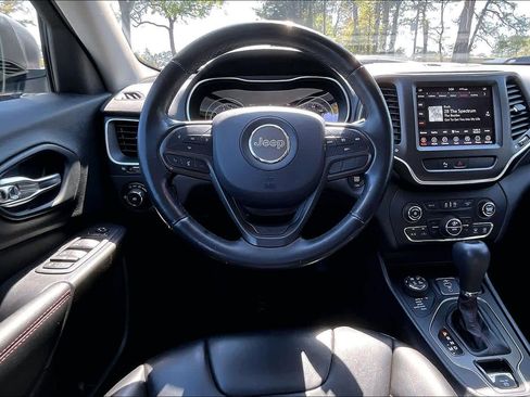 Used 2020 Jeep Cherokee Trailhawk w/ Cold Weather Group image 6