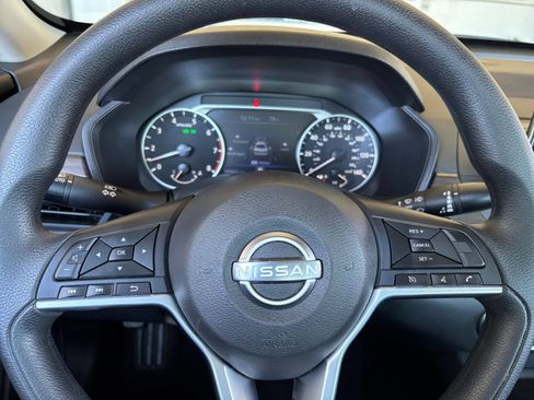 Used 2025 Nissan Altima 2.5 SV FWD image 28