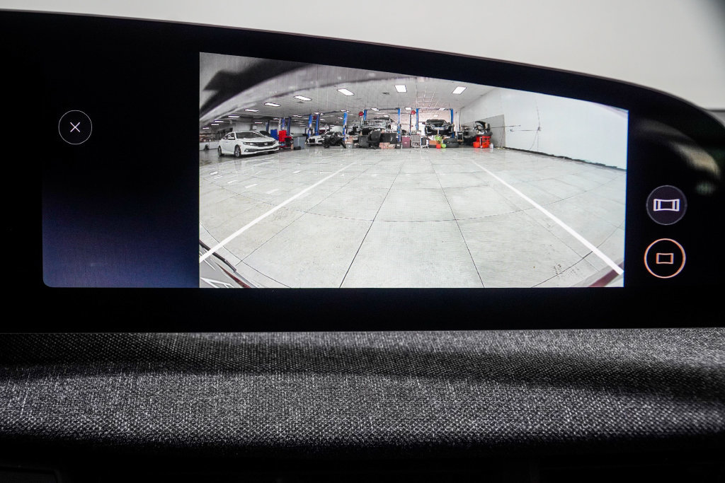 Used 2024 Lucid Air Pure RWD image 34