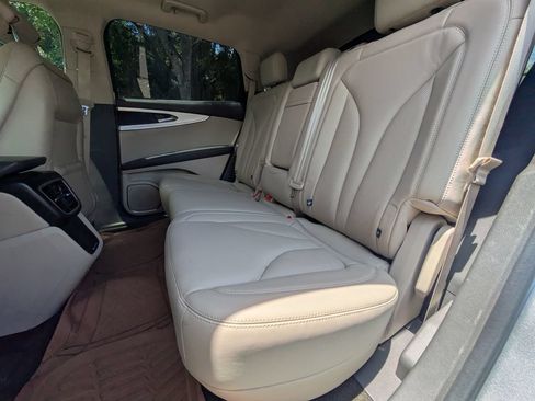 Used 2020 Lincoln Nautilus FWD w/ Equipment Group 101A image 12