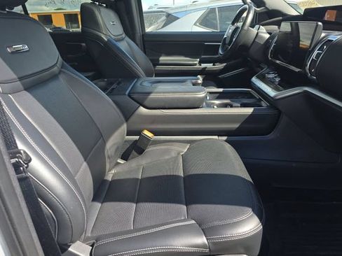 Used 2025 Ford Expedition Max Platinum w/ Stealth Appearance Package AWD/4WD image 8