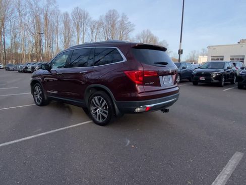 Used 2018 Honda Pilot Touring image 12