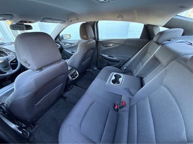 Used 2017 Chevrolet Malibu LT FWD image 34