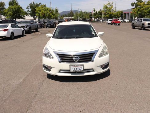 Used 2015 Nissan Altima 2.5 S w/ Power Driver Seat Package FWD image 2