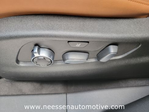 Used 2023 Cadillac XT4 Sport FWD image 15