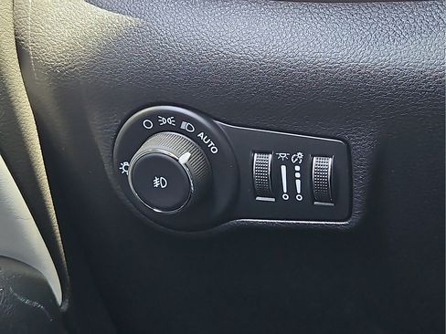 Used 2024 Jeep Compass Limited AWD/4WD image 15