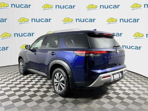 Used 2023 Nissan Pathfinder SL w/ Black Appearance Package AWD/4WD image 5