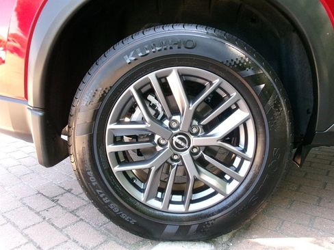 Used 2024 Nissan Rogue S AWD/4WD image 47
