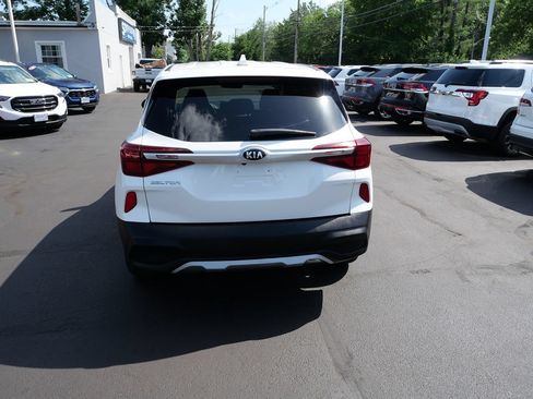 Used 2021 Kia Seltos LX AWD/4WD image 4