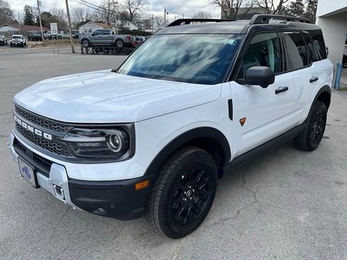 Used 2025 Ford Bronco Sport Badlands image 2
