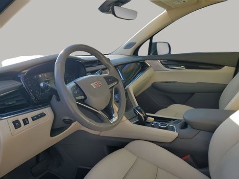 Used 2020 Cadillac XT6 Premium Luxury image 32