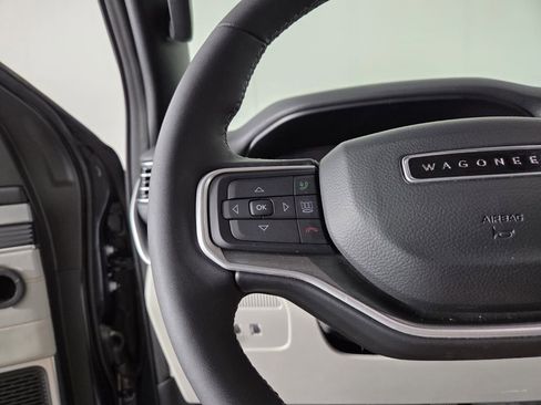 Certified 2025 Jeep Wagoneer 4WD image 17