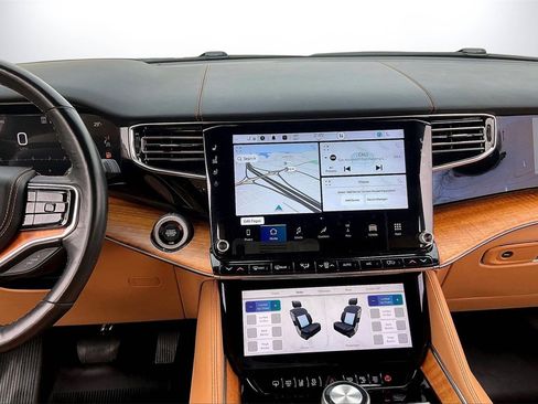 Used 2022 Jeep Grand Wagoneer Series III image 13