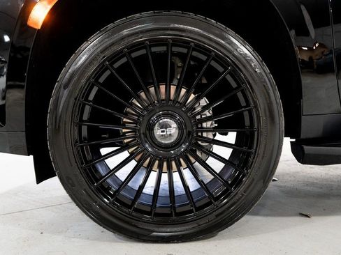 Used 2024 Cadillac Escalade ESV Sport Platinum w/ LPO, ONYX Package image 38