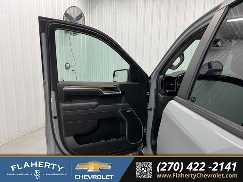 Used 2025 Chevrolet Silverado 1500 RST w/ Convenience Package II image 8