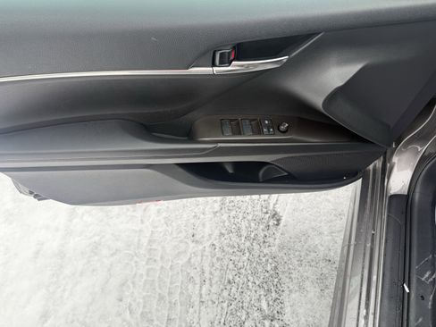 Used 2022 Toyota Camry SE image 26